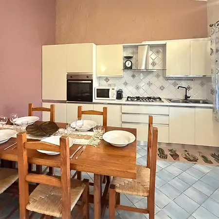 3 Bedroom Awesome In Сasa de vacaciones Costa Rei