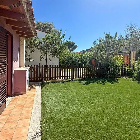 Сasa de vacaciones 3 Bedroom Awesome In *